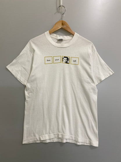 【現状渡し品】【メンズ】 CGD DESIGN シージーディーデザイン 90's FACE YOUR SELF TEE ショートスリーブTシャツ 半袖Tシャツ トップス 146-260609-yn-31-min サイズ：M カラー：ホワイト 万代Net店