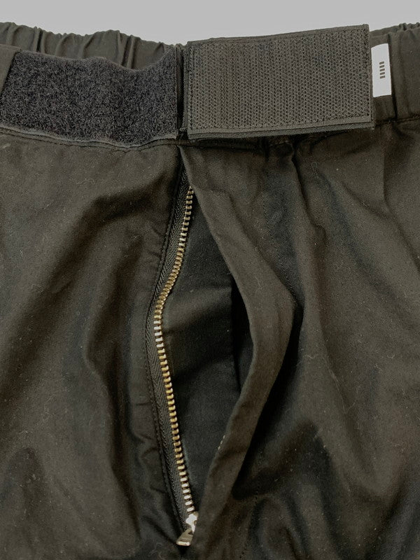 【中古品】【メンズ】 GRAPHPAPER グラフペーパー SOLOTEX TWILL WIDE CHEF SHORTS GM232-40059B ソロテックス ツイル ワイドシェフショーツ メンズ ショートパンツ 短パン 半ズボン 151-260612-em-02-min サイズ：F カラー：ブラック 万代Net店
