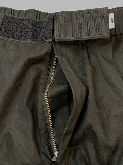 【中古品】【メンズ】 GRAPHPAPER グラフペーパー SOLOTEX TWILL WIDE CHEF SHORTS GM232-40059B ソロテックス ツイル ワイドシェフショーツ メンズ ショートパンツ 短パン 半ズボン 151-260612-em-02-min サイズ：F カラー：ブラック 万代Net店