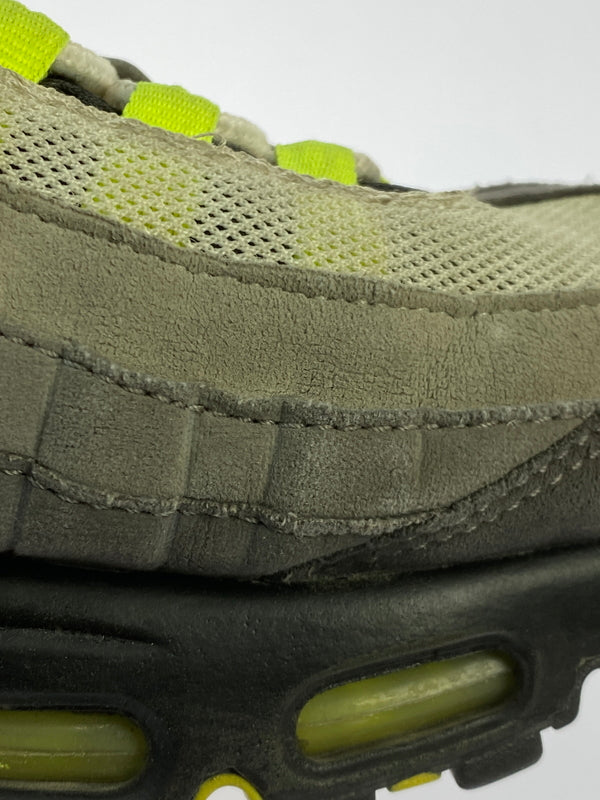 【中古品】【メンズ】 NIKE ナイキ AIR MAX 95 OG 554970-071 アマックス95 オリジナル スニーカー 靴 160-260617-yn-27-min サイズ：28.5cm US10.5 カラー：BLACK/VOLT-MEDIUM ASH-DARK PEWTER 万代Net店