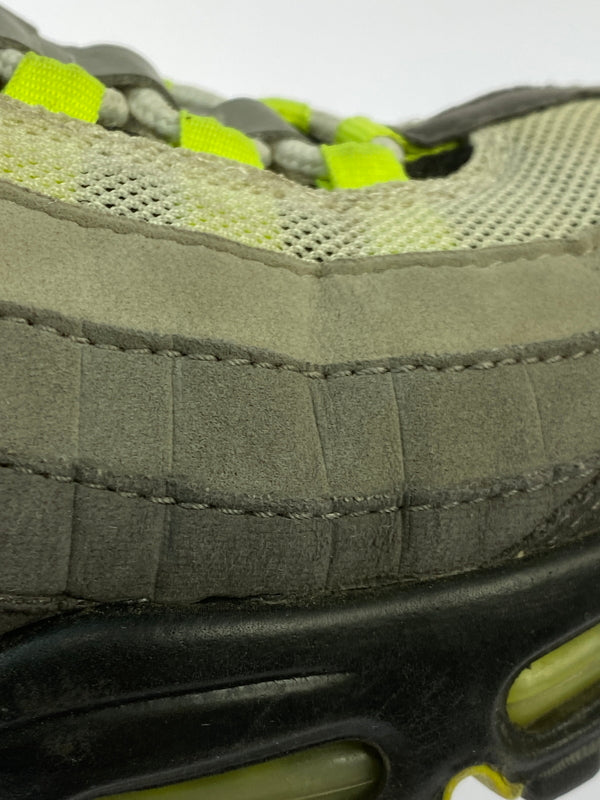 【中古品】【メンズ】 NIKE ナイキ AIR MAX 95 OG 554970-071 アマックス95 オリジナル スニーカー 靴 160-260617-yn-27-min サイズ：28.5cm US10.5 カラー：BLACK/VOLT-MEDIUM ASH-DARK PEWTER 万代Net店