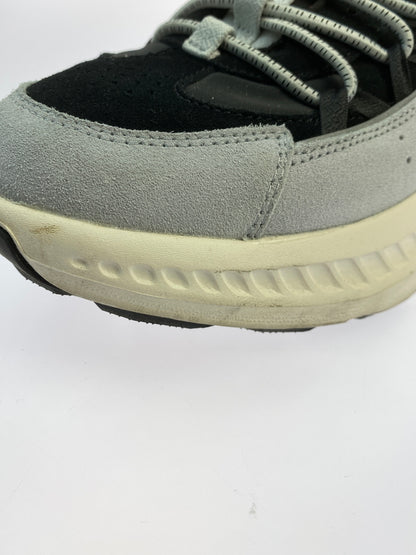 【中古品】【メンズ】 UGG アグ V2 REMIX NAVY ローカットスニーカー CA805 ブイツー リミックス ネイビー 靴 シューズ スニーカー SNEAKER 162-260618-KS-03-min サイズ：27.5cm US9.5 カラー：ブラック/グレー/レッド 万代Net店