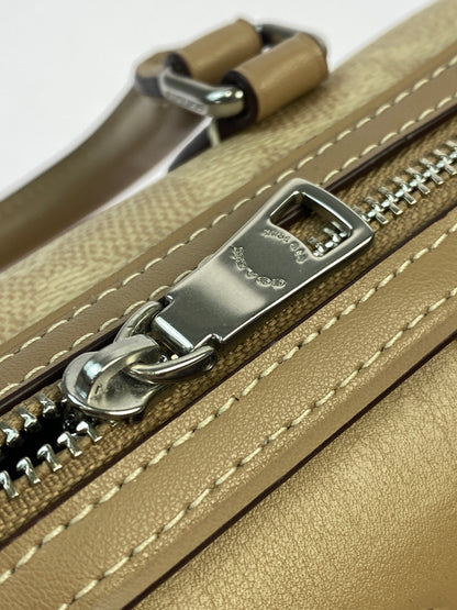 【中古美品】【レディース】 COACH コーチ CW331 シグネチャー ミニ ローアン クロスボディー 2WAY BAG バッグ カバン 180-260618-jt-15-min カラー：ベージュ系 万代Net店