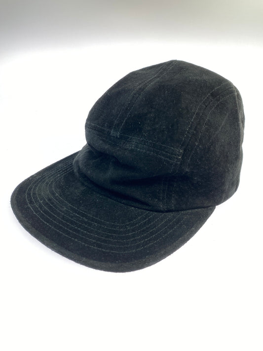 【中古品】【メンズ/レディース】 SUPREME シュプリーム METAL LETTERS SUEDE CAMP CAP メタル レターズ スエード キャンプ キャップ 帽子 185-260618-KS-16-min サイズ：Free カラー：ブラック 万代Net店