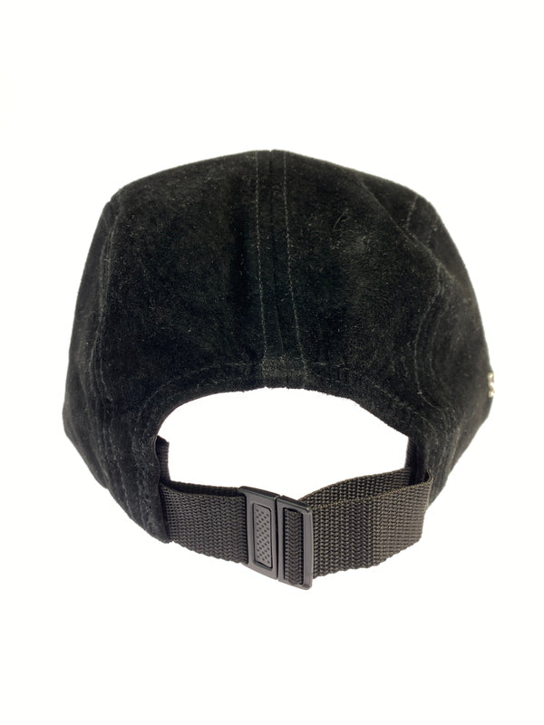 【中古品】【メンズ/レディース】 SUPREME シュプリーム METAL LETTERS SUEDE CAMP CAP メタル レターズ スエード キャンプ キャップ 帽子 185-260618-KS-16-min サイズ：Free カラー：ブラック 万代Net店