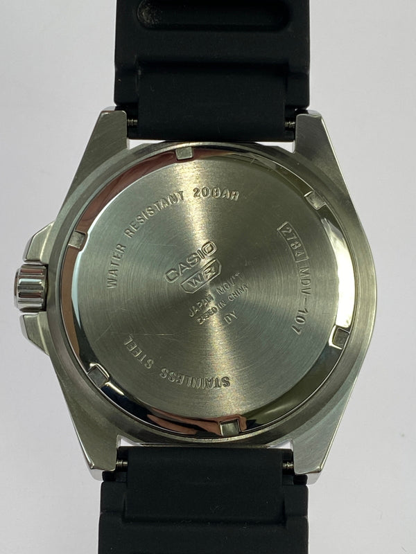 【中古品】【メンズ】 CASIO カシオ CASIO COLLECTION STANDARD MDV-107 CASIO ダイバーズ アナログ クオーツ 腕時計 197-260619-yn-07-min カラー：ブラック/シルバー 万代Net店