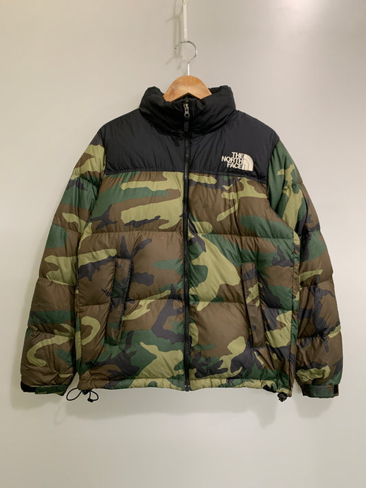 【中古品】【メンズ】 THE NORTH FACE ザ ノース フェイス NOVELTY NUPTSE JACKET ノベルティー ヌプシ ジャケット ND91632 メンズ アウター ダウンジャケット 144-260621-hu-06-min サイズ：M カラー：グリーン系（カモ） 万代Net店