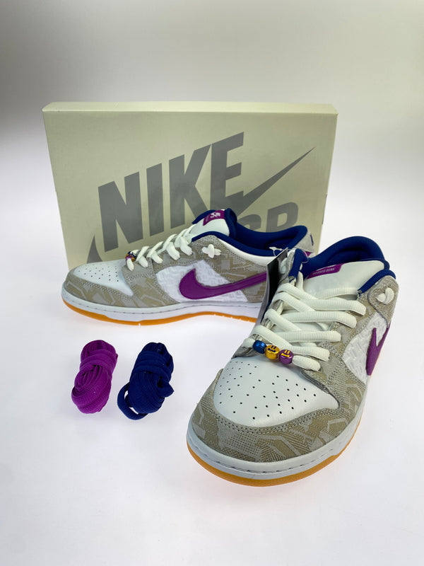 【中古品】【メンズ】 NIKE ナイキ ×RAYSSA LEAL ライッサ・レアウ SB DUNK LOW PRM FZ5251-001 SB ダンク ロー プレミアム メンズ スニーカー 靴 シューズ 160-260621-em-01-min サイズ：30.0cm カラー：PURE PLATINUM AND VIVID PURPLE 万代Net店