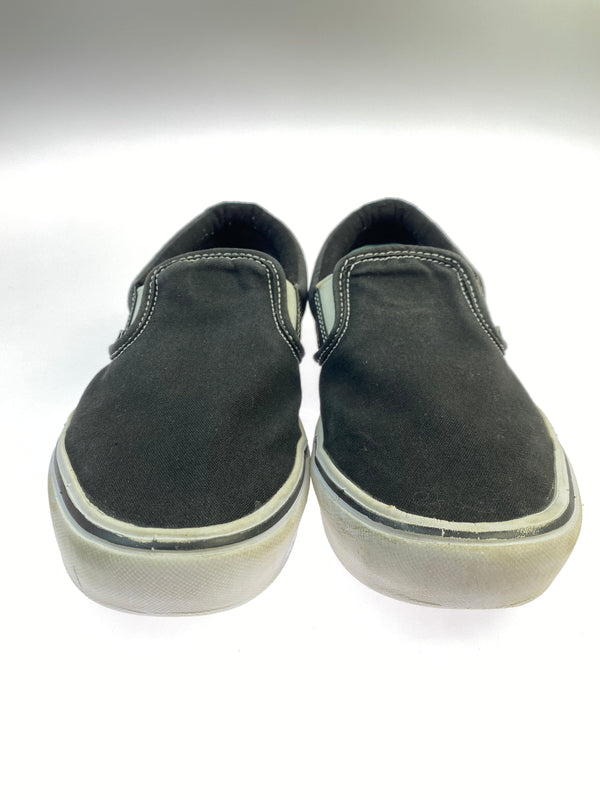 【中古品】【メンズ】 VANS バンズ CLASSIC SLIP-ON VN000EYEBLK クラシック スリッポン ヴァンズ メンズ シューズ 靴 スニーカー 163-260621-em-06-min サイズ：8 カラー：ブラック 万代Net店