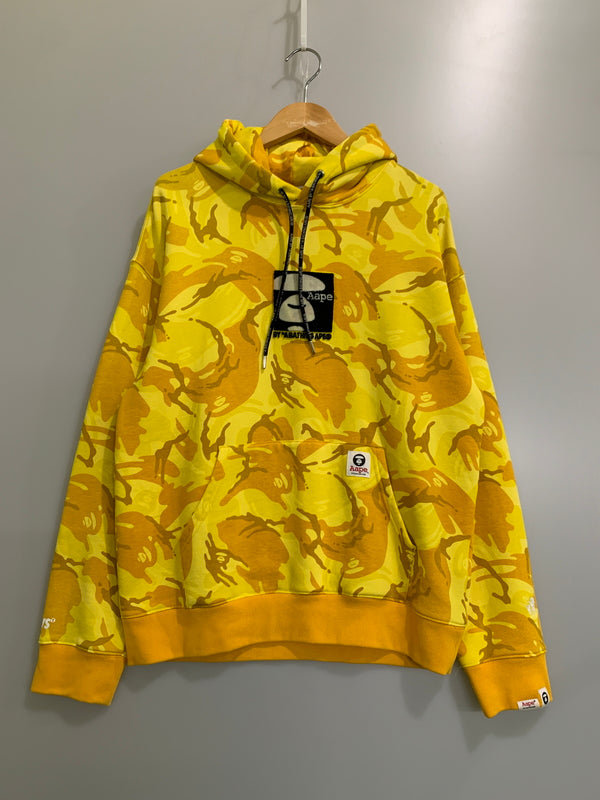 【中古品】【メンズ】 A BATHING APE ア ベイシング エイプ CAMO HOODIE カモ フーディ メンズ プルオーバー パーカー 142-260621-hu-28-min サイズ：L カラー：イエロー系（カモ） 万代Net店