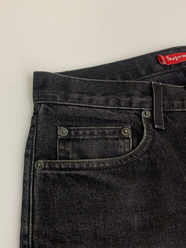 【中古品】【メンズ】 SUPREME シュプリーム STRAIGHT BLACK DENIM PANTS ストレート ブラック デニムパンツ ボトムス 149-260622-yn-03-min サイズ：30 カラー：ブラック 万代Net店