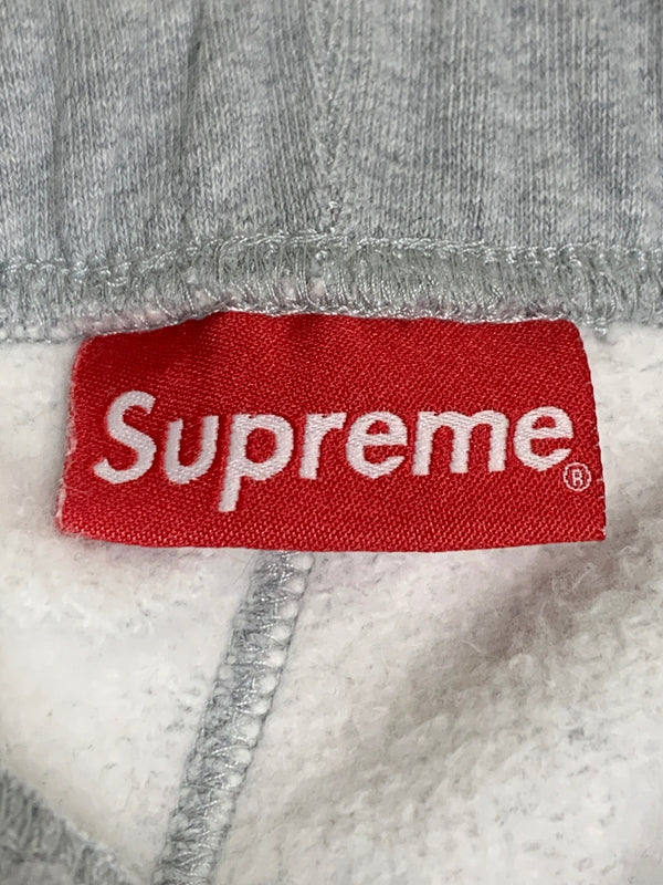 【中古品】【メンズ】 SUPREME シュプリーム RAISED EMBROIDERY SWEATPANT レイズド エンブロイダリー スウェットパンツ 刺繍 ボトムス 149-260622-yn-02-min サイズ：L カラー：グレー 万代Net店