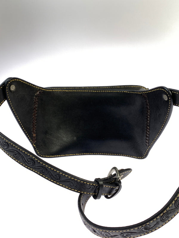 【中古品】【メンズ】 SAAD サード EAGLE LEATHER SHOULDER BAG イーグル レザー ショルダーバッグ カバン 188-260625-jt-06-min カラー：ブラック 万代Net店