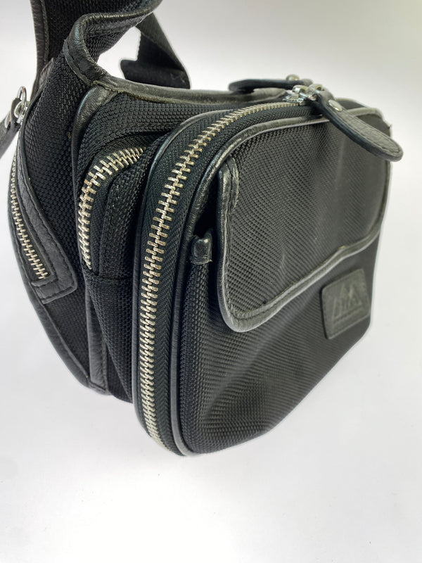 【中古品】【メンズ】 SAAD サード LOGO SHOULDER BAG ロゴ ショルダーバッグ カバン 188-260625-jt-07-min カラー：ブラック 万代Net店