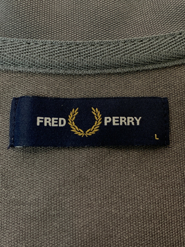 【中古品】【メンズ】 FRED PERRY フレッドペリー LOGO TRACK JACKET ロゴ トラックジャケット J6000 メンズ トップス ジャージ 141-260625-hu-01-min サイズ：L カラー：グレー 万代Net店