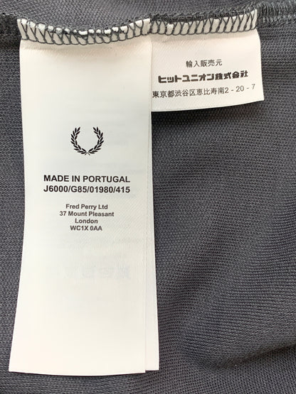 【中古品】【メンズ】 FRED PERRY フレッドペリー LOGO TRACK JACKET ロゴ トラックジャケット J6000 メンズ トップス ジャージ 141-260625-hu-01-min サイズ：L カラー：グレー 万代Net店