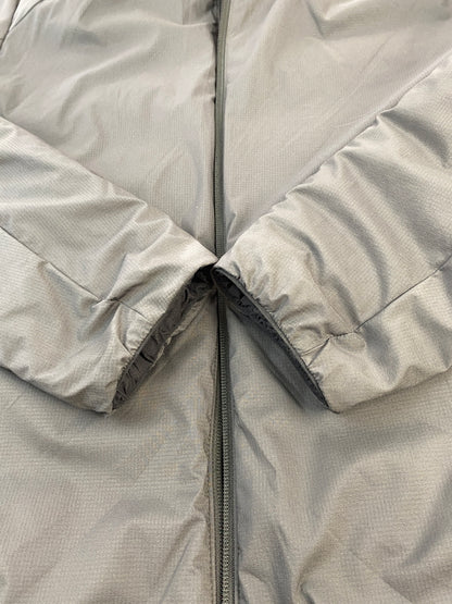 【中古品】【メンズ】 THE NORTH FACE ザノースフェイス REVERSIBLE ANYTIME INSULATED HOODIE リバーシブルエニータイムインサレーテッドフーディ アウター 144-260626-yn-20-min サイズ：M カラー：ブラック 万代Net店