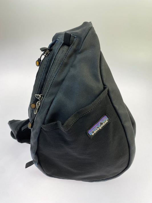 【現状渡し品】【メンズ】 PATAGONIA パタゴニア ATOM SLING アトム スリング 48256F6 バッグ ワンショルダー ショルダー 188-260627-hu-14-min カラー：ブラック 万代Net店