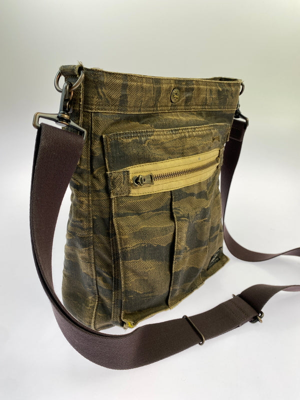 【現状渡し品】【メンズ】 PORTER ポーター CAMO SHOULDER BAG カモ ショルダーバッグ 188-260627-hu-15-min カラー：ブラウン系（カモ） 万代Net店