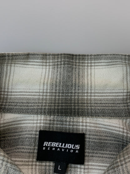 【現状渡し品】【メンズ】 REBELLIOUS BEHAVIOR リベリアス ビヘイビア RBLS OG OMBRE LS SHIRT シャツ 142-260630-zi-24-min サイズ：L カラー：グレー/ホワイト 万代Net店