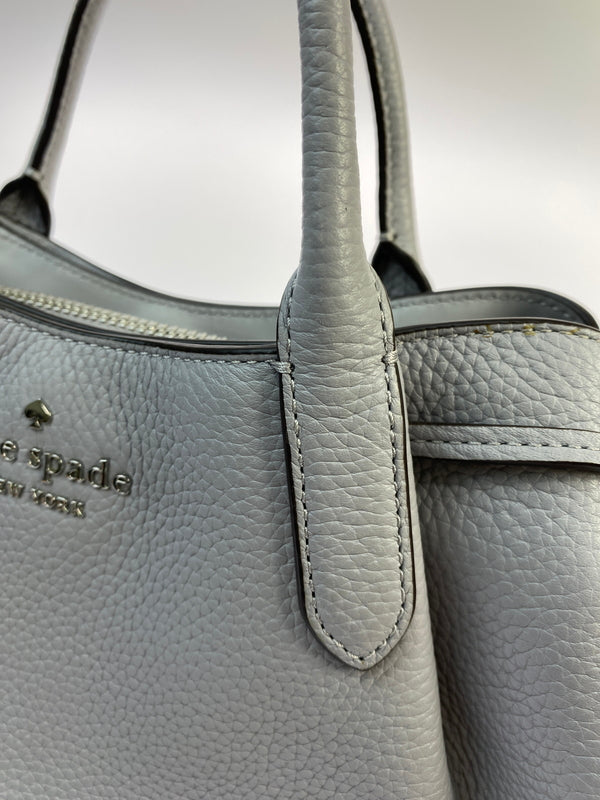 【中古品】【メンズ】 KATE SPADE ケイトスペード HAND BAG ハンドバッグ ショルダーバッグ カバン 188-260702-hu-11-min カラー：グレー 万代Net店