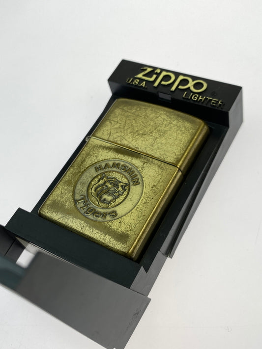 【中古品】【メンズ】 ZIPPO ジッポ 阪神タイガース オイルライター 喫煙グッズ 206-260702-hu-07-min カラー：ゴールド 万代Net店