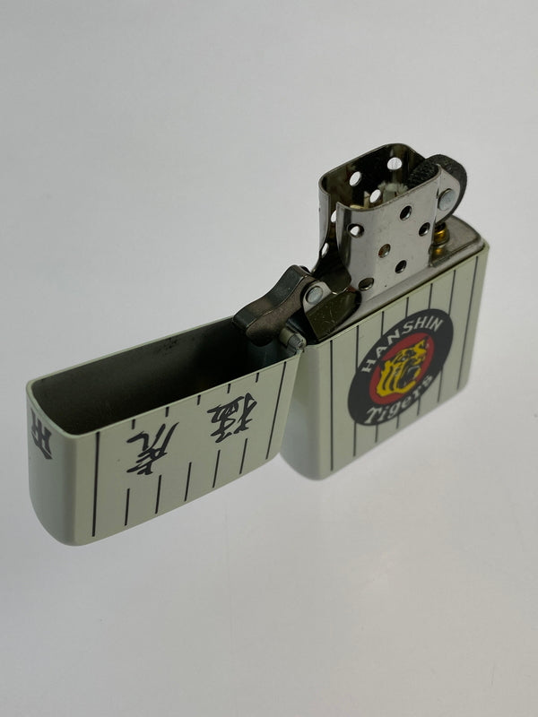 【中古品】【メンズ】 ZIPPO 阪神タイガース 猛虎 オイルライター 喫煙グッズ 206-260702-hu-08-min カラー：ホワイト 万代Net店