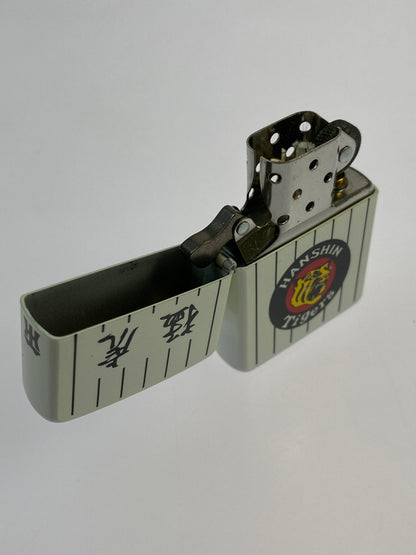 【中古品】【メンズ】 ZIPPO 阪神タイガース 猛虎 オイルライター 喫煙グッズ 206-260702-hu-08-min カラー：ホワイト 万代Net店