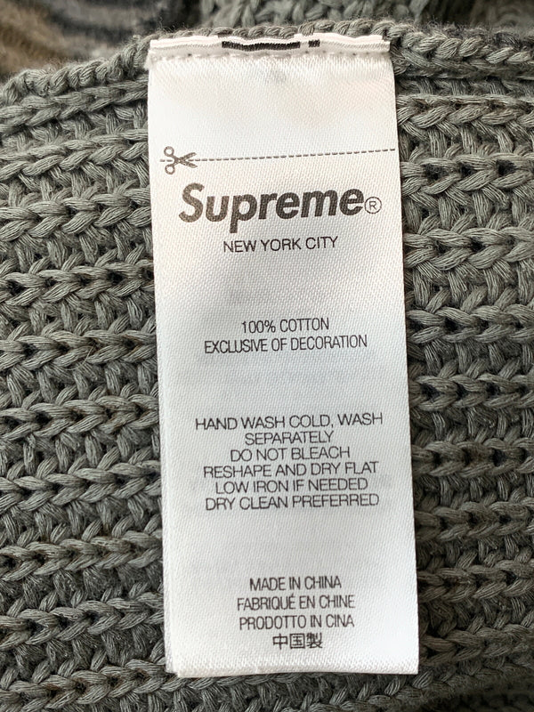 【中古品】【メンズ】 SUPREME シュプリーム OLD ENGLISH PRINTED SWEATER CAMO セーター 149-260630-zi-10-min サイズ：M カラー：カーキ系 万代Net店