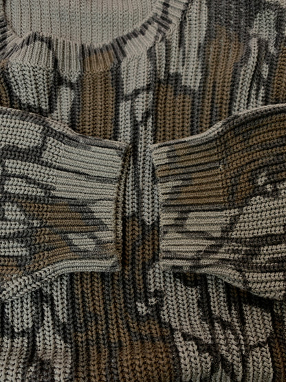 【中古品】【メンズ】 SUPREME シュプリーム OLD ENGLISH PRINTED SWEATER CAMO セーター 149-260630-zi-10-min サイズ：M カラー：カーキ系 万代Net店