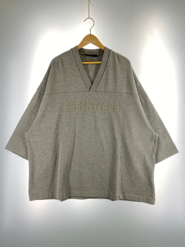 【中古品】【メンズ】 FEAR OF GOD ESSENTIALS フィア オブ ゴッド エッセンシャルズ FOOT BALL TEE フットボール Vネック Tシャツ メンズ トップス 142-260710-em-33-min サイズ：L カラー：グレー 万代Net店