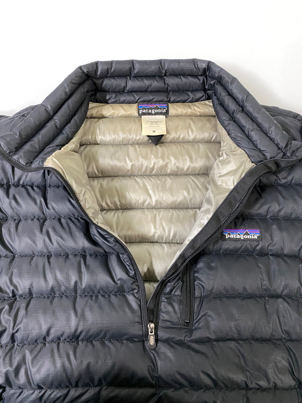 【中古品】【メンズ】 PATAGONIA パタゴニア DOWN SWEATER PULLOVER 84670F4 2004年製 ダウンセータープルオーバー アウター 144-260707-yn-06-min サイズ：M カラー：ブラック 万代Net店