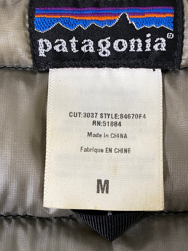 【中古品】【メンズ】 PATAGONIA パタゴニア DOWN SWEATER PULLOVER 84670F4 2004年製 ダウンセータープルオーバー アウター 144-260707-yn-06-min サイズ：M カラー：ブラック 万代Net店