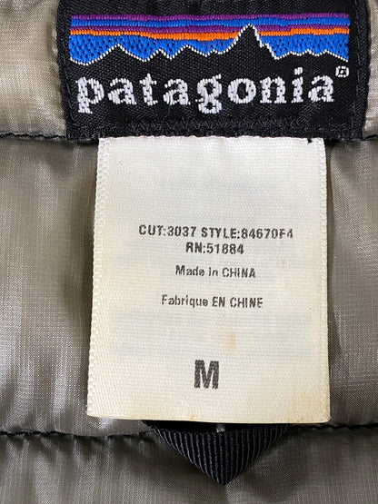 【中古品】【メンズ】 PATAGONIA パタゴニア DOWN SWEATER PULLOVER 84670F4 2004年製 ダウンセータープルオーバー アウター 144-260707-yn-06-min サイズ：M カラー：ブラック 万代Net店