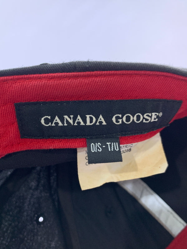 【中古品】【メンズ】 CANADA GOOSE カナダグース LOGO CAP ロゴキャップ メンズ 帽子 185-260709-hu-23-min サイズ：ONESIZE カラー：ブラック/レッド 万代Net店