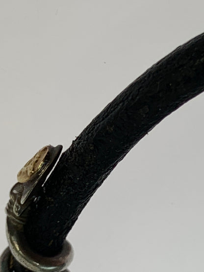 【現状渡し品】【メンズ】 FIRST ARROW'S ファーストアローズ TORNADO ARROW LEATHER BRACELET トルネードアロー レザーブレスレット メンズ アクセサリー 192-260709-hu-25-min カラー：ブラック/シルバー 万代Net店