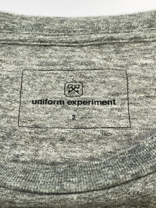 【中古品】【メンズ】 UNIFORM EXPERIMENT ユニフォーム エクスペリメント × ENGLATAILOR イングラテイラー PRINT TEE UE-120132 プリント Tシャツ 142-260710-em-31-min サイズ：2 カラー：グレー 万代Net店