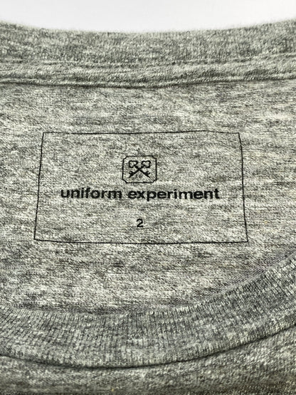 【中古品】【メンズ】 UNIFORM EXPERIMENT ユニフォーム エクスペリメント × ENGLATAILOR イングラテイラー PRINT TEE UE-120132 プリント Tシャツ 142-260710-em-31-min サイズ：2 カラー：グレー 万代Net店