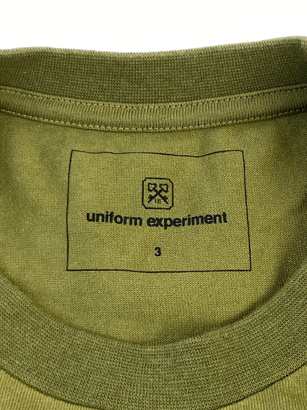 【中古品】【メンズ】 UNIFORM EXPERIMENT ユニフォームエクスペリメント × SOPHNET. ソフネット SMALL LOGO TEE UE-212045 スモール ロゴ 半袖Tシャツ メンズ トップス 142-260710-em-32-min サイズ：3 カラー：カーキ 万代Net店