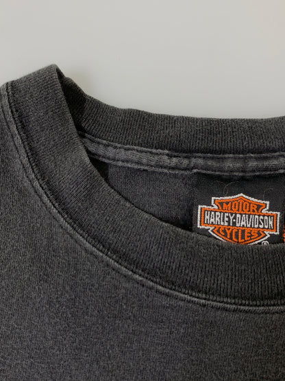 【中古品】【メンズ】 HARLEY DAVIDSON ハーレーダビッドソン LOUIS VILLE POCKET TEE ルーイビル ポケット 半袖 プリント Tシャツ メンズ トップス 146-260710-em-16-min サイズ：XL カラー：ブラック 万代Net店
