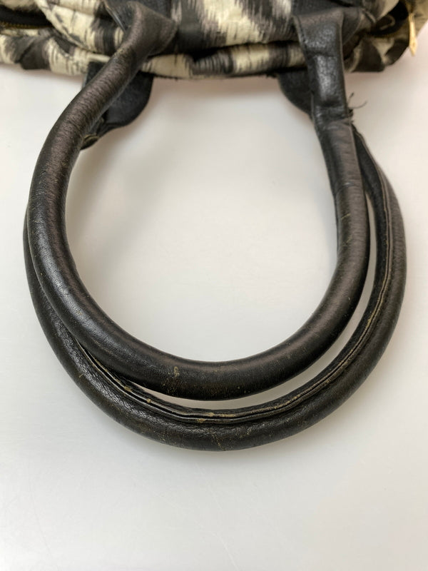 【現状渡し品】【レディース】 VIVIENNE WESTWOOD ヴィヴィアンウエストウッド レオパード ショルダーバッグ カバン 188-260729-AS-37-min カラー：ブラック/グレー 万代Net店
