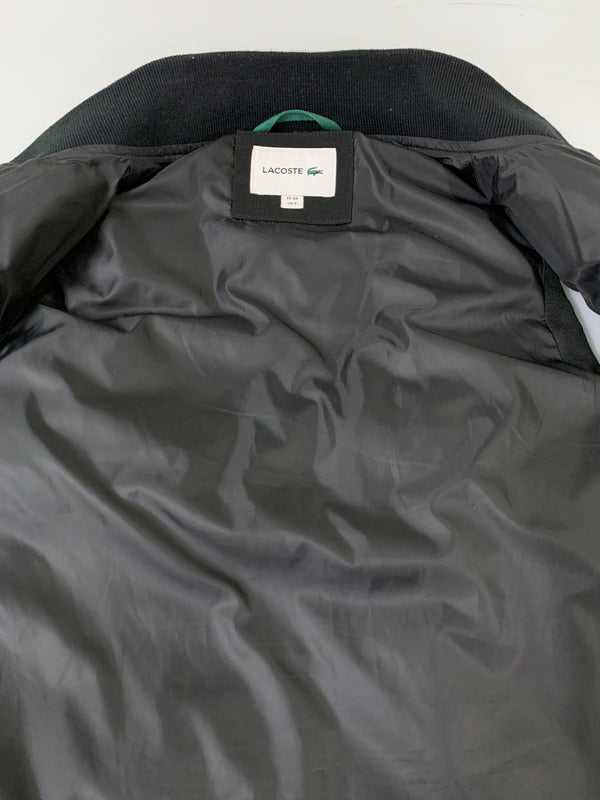 【中古品】【メンズ】 LACOSTE ラコステ BH101EL PIQUE DOWN JACKET ダウンベスト アウター 147-260718-AS-17-min サイズ：US S カラー：ブラック 万代Net店