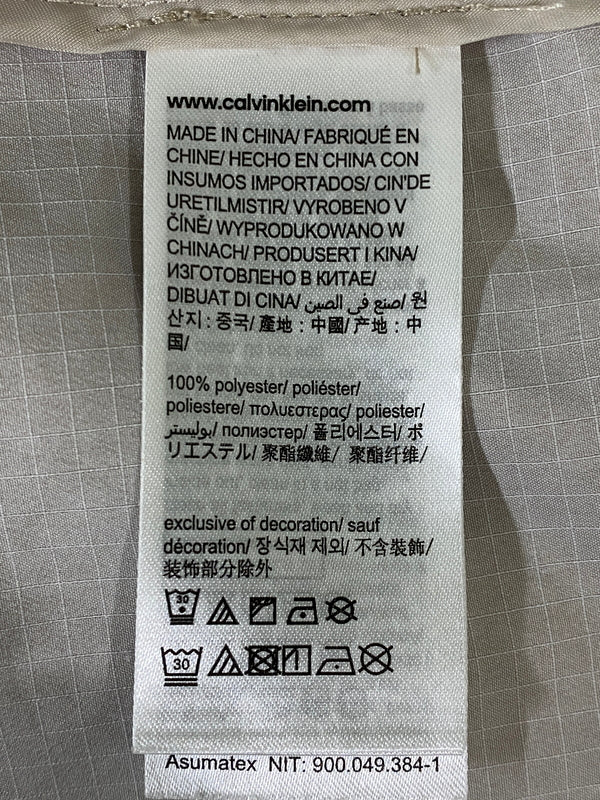 【中古品】【メンズ】 CALVIN KLEIN カルバンクライン CAMO ANORAK JACKET K109421 カモ アノラック ジャケット メンズ ライトアウター ハーフジップ 141-260720-em-15-min サイズ：M カラー：ベージュ系 万代Net店