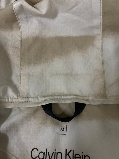 【中古品】【メンズ】 CALVIN KLEIN カルバンクライン CAMO ANORAK JACKET K109421 カモ アノラック ジャケット メンズ ライトアウター ハーフジップ 141-260720-em-15-min サイズ：M カラー：ベージュ系 万代Net店