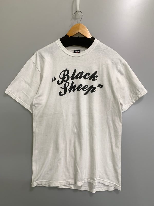 【中古品】【メンズ】 STUSSY ステューシー BLACK SHEEP PRINT TEE ブラック シープ プリント 半袖 Tシャツ メンズ トップス 142-260720-em-56-min サイズ：M カラー：ホワイト 万代Net店