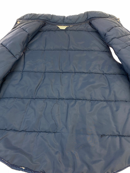 【中古品】【メンズ】 RJ REYNOLDS TOBACCO COMPANY RJ レイノルズ タバコ カンパニー 中綿ベスト アウター 146-260727-jt-21-min サイズ：サイズ不明 下記参照 カラー：ネイビー 万代Net店