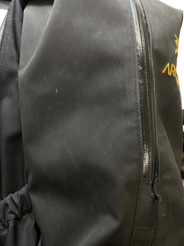 【中古品】【メンズ】 ARC'TERYX アークテリクス 6029-110945-10 17 ARROW22 BACKPACK バックパック リュック カバン 188-260729-AS-39-min カラー：ブラック 万代Net店