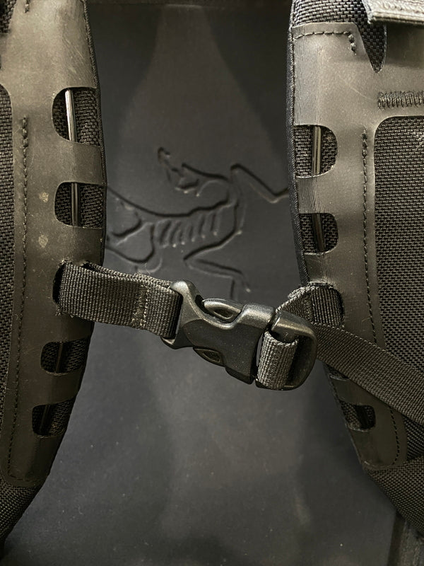 【中古品】【メンズ】 ARC'TERYX アークテリクス 6029-110945-10 17 ARROW22 BACKPACK バックパック リュック カバン 188-260729-AS-39-min カラー：ブラック 万代Net店