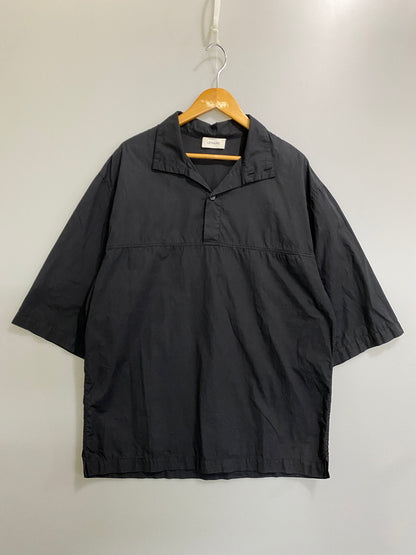 【中古品】【メンズ】 LEMAIRE ルメール VAREUSE FREESTONE M221 TO130 LF445 ヴァルーズ フリーストーン メンズ トップス 半袖 プルオーバー シャツ 140-260720-em-03-min サイズ：46 カラー：ブラック 万代Net店