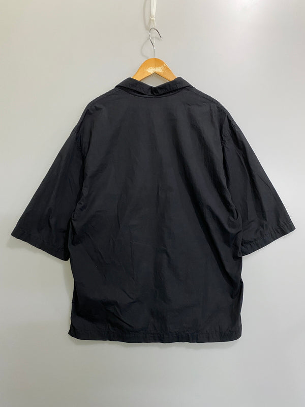 【中古品】【メンズ】 LEMAIRE ルメール VAREUSE FREESTONE M221 TO130 LF445 ヴァルーズ フリーストーン メンズ トップス 半袖 プルオーバー シャツ 140-260720-em-03-min サイズ：46 カラー：ブラック 万代Net店
